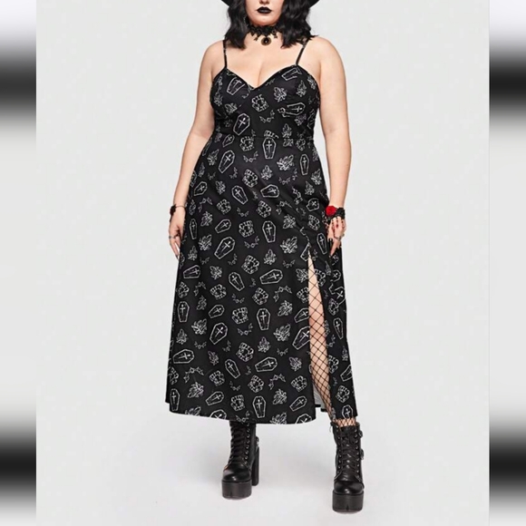 ROMWE Dresses & Skirts - Black Gothic Coffin Print Maxi Dress